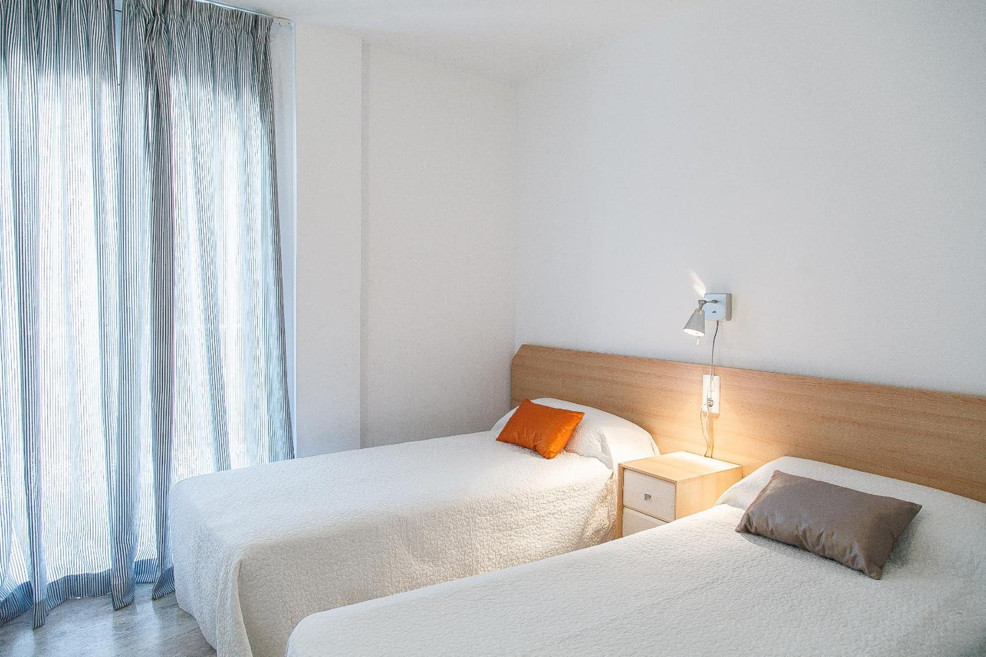 Uhc Ventura Park Apartments Salou Room photo